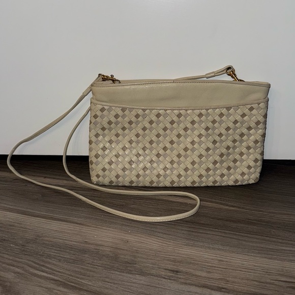 Ganson Handbags - Vintage Ganson Woven Ivory Leather Crossbody